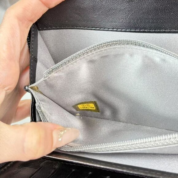 Chanel Black Large Wallet Elegant Design & Functional Features for Everyday Use - Picture 10 of 10